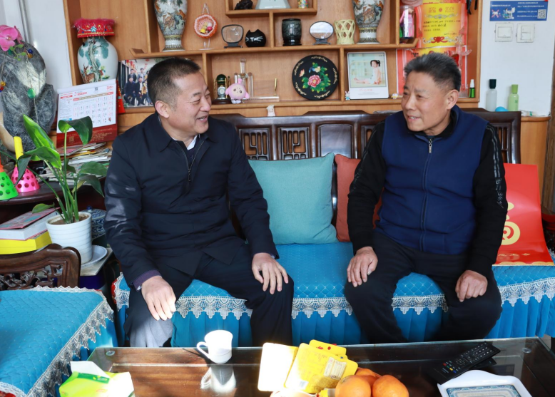 春節(jié)將至，宏河集團(tuán)黨委走訪慰問(wèn)老干部、困難黨員職工1