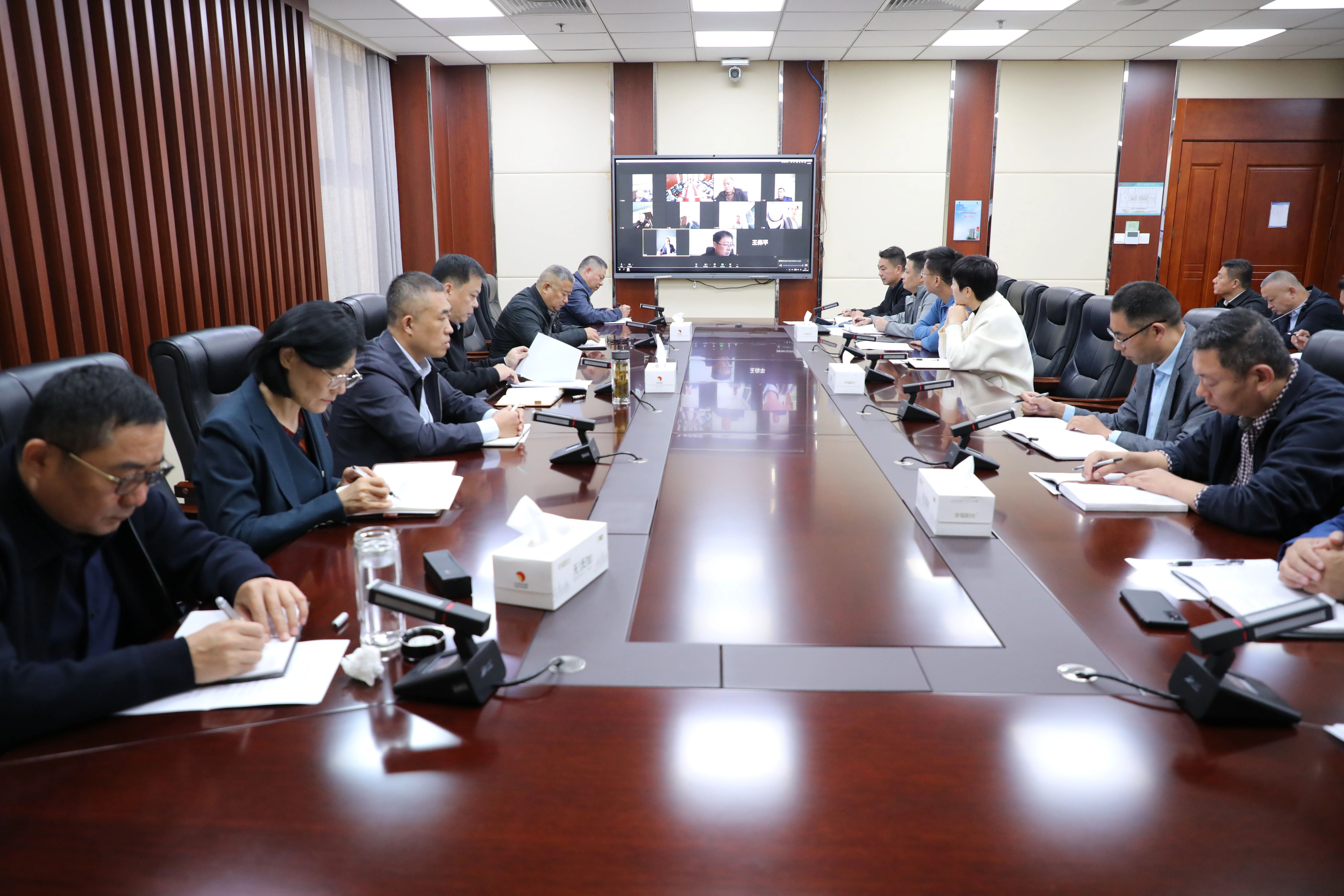 全力以赴打好年度“收官戰(zhàn)”！宏河集團召開1-3季度經(jīng)營形勢分析暨決戰(zhàn)四季度動員會2